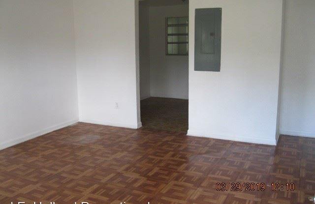 1870 Newbolt Court Gallery 2