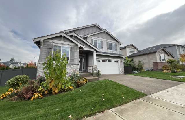 Elegant 4-Bedroom Corner Lot Home with Modern Design and Expansive Backyard - 5042 Southeast 82nd Avenue, Washington County, OR 97078