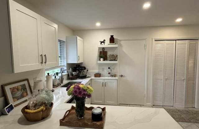 800 Ibis Way Gallery 2