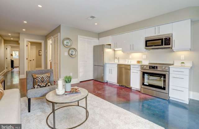 225 R STREET NW Gallery 4