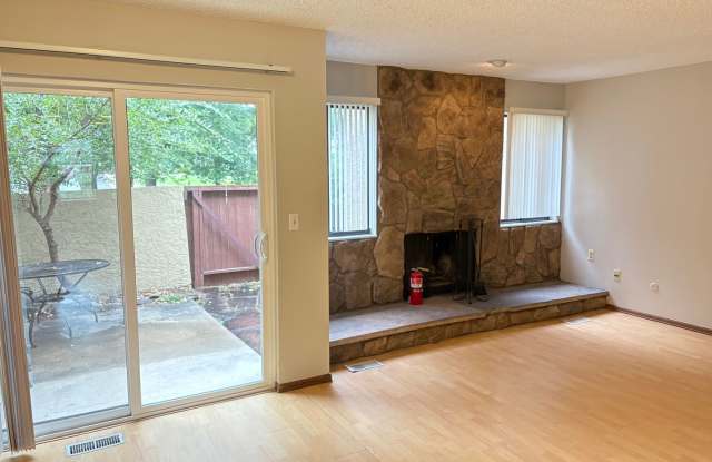 4 Bed 3.5 Bath Townhome Located off Folsom Bike Path & Walking Distance To Shopping Center Gallery 3