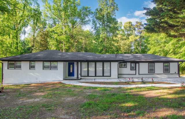 Luxurious Upper-Level Duplex in South Fulton, GA - 1300 Loch Lomond Trail Southwest, Atlanta, GA 30331