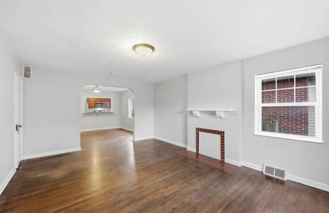 Berkeley Place Gallery 3