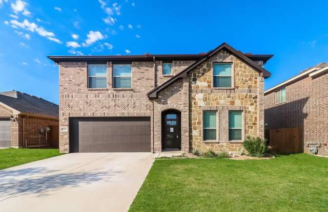 1044 Fairfax Drive - 1044 Fairfax Drive, Godley, TX 76044