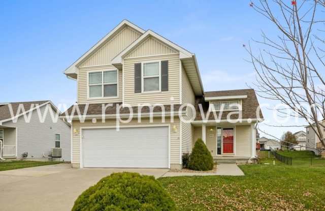 PRIME LOCATION! 4 Bedroom, 3.5 Bathroom Two-Story in West Des Moines photos photos