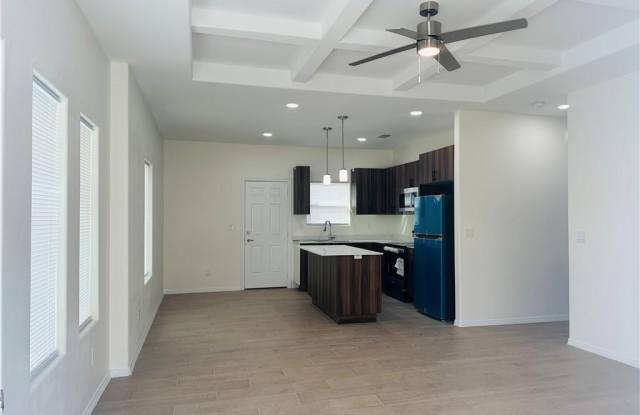 3009 W Driftwood Street Gallery 2