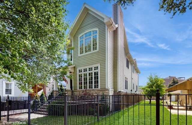 2215 W Barry Avenue photos photos