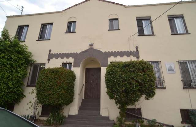 Budlong Apartments...Newly Renovated One Bedroom...Hardwood Floors! photos photos