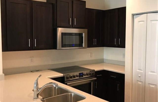 4214 North Dixie Highway - 4214 North Dixie Highway, Oakland Park, FL 33334