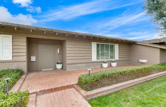 221 E. Loma Vista Dr Gallery 4
