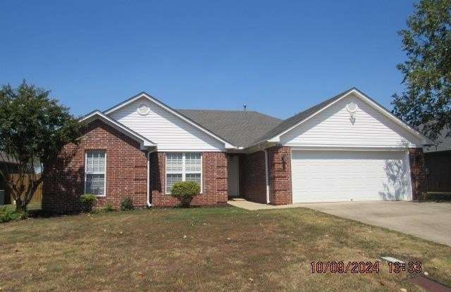 2580 Zoysia Lane - 2580 Zoysia Lane, Conway, AR 72034