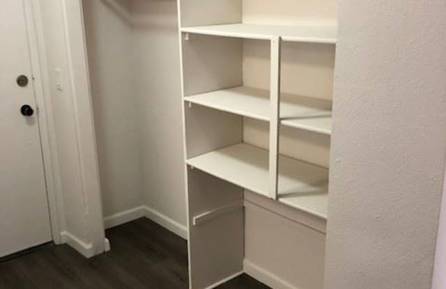 1723 CEDAR AVE #104 Gallery 3