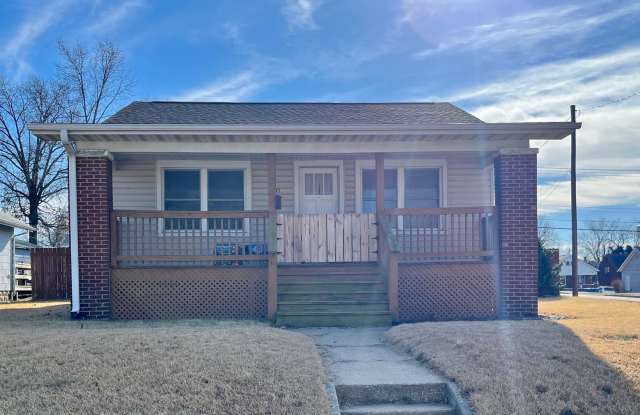 3 Bedroom in Wood River - 100 East Jennings Avenue, Wood River, IL 62095