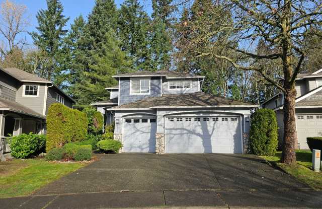 Beautiful 4BR Home in – Greenbelt View, 3-Car Garage, Fully Fenced Yard - 15466 141st Place Southeast, Fairwood, WA 98058