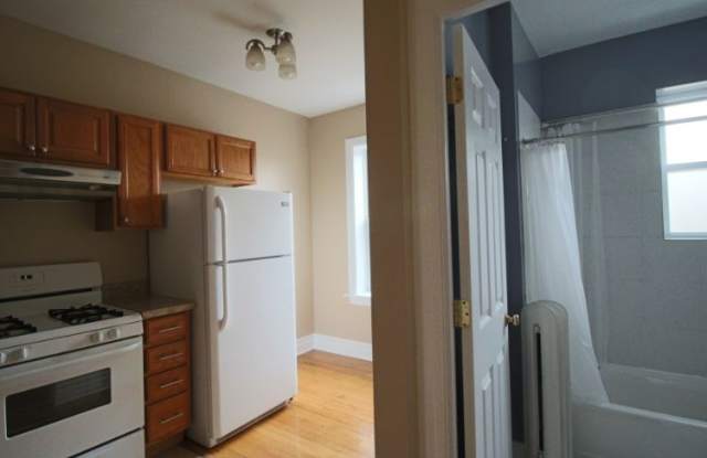 4503 North Whipple Street, 4503-1 Gallery 4