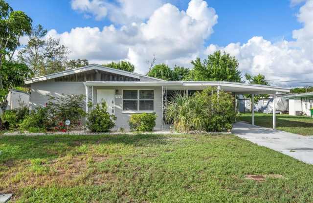 1104 W HILLCREST DRIVE photos photos