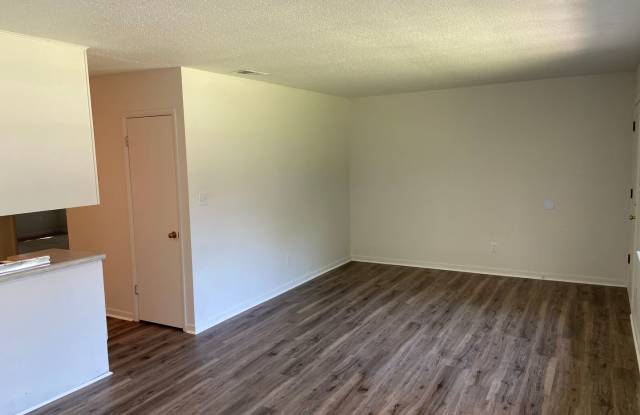 Cosby Apartments Gallery 4