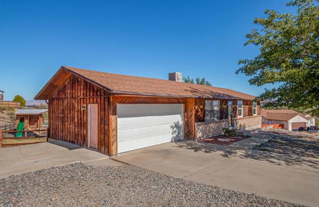 Charming 3-Bedroom Family Home in Orchard Mesa with Incredible Views!!! photos photos