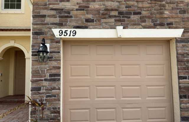 9519 SW Merlin Court Gallery 2