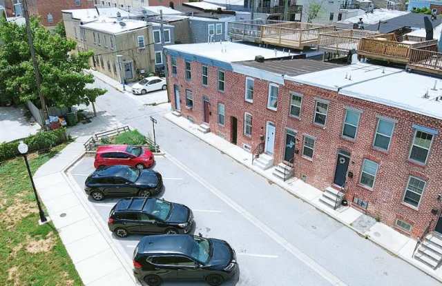 206 N DUNCAN STREET Gallery 4
