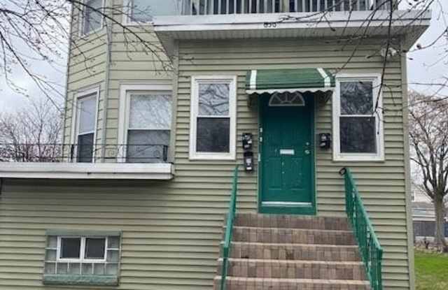 636 S 13th Avenue unit: 2 photos photos