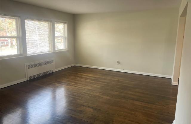 147-38 Grand Central Parkway photos photos