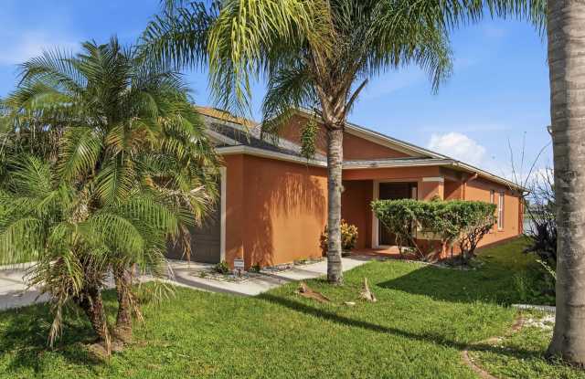 Lake View 3-Bedroom Home with No Rear Neighbors Gallery 3