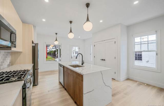 24 Skillman Street unit: Lower photos photos 24 Skillman Street unit: Lower photos photos