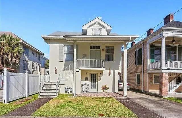 8021 Spruce Street photos photos