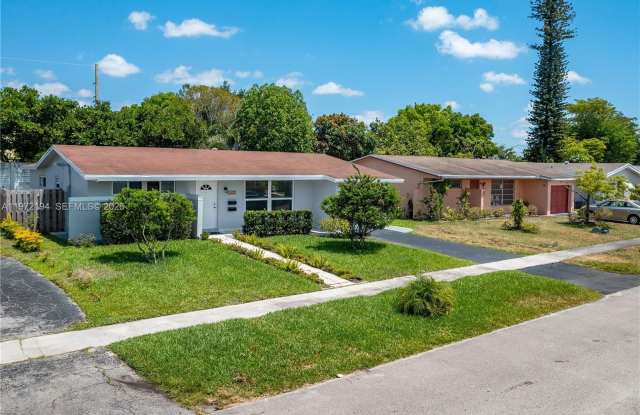 2620 NW 83rd Ave photos photos