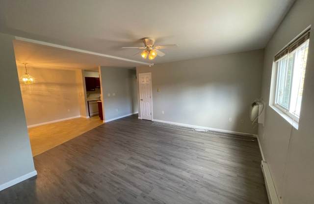 West Haven 1 Bed with Laundry in Unit, AC and Lots of Space photos photos