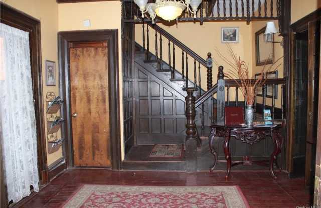 158 Montgomery Street Gallery 4
