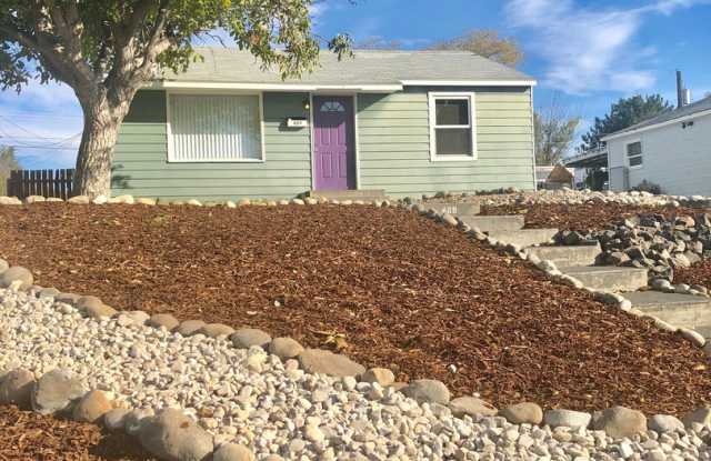 Cute 2 Bed 1 Bath Home in Knolls Vista! photos photos