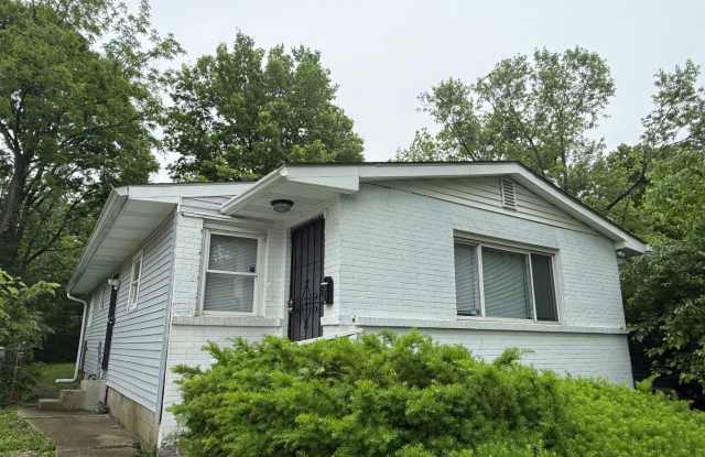 Charming 3BR/1.5BA Home with Large Yard & Spacious Eat-In Kitchen photos photos Charming 3BR/1.5BA Home with Large Yard & Spacious Eat-In Kitchen photos photos