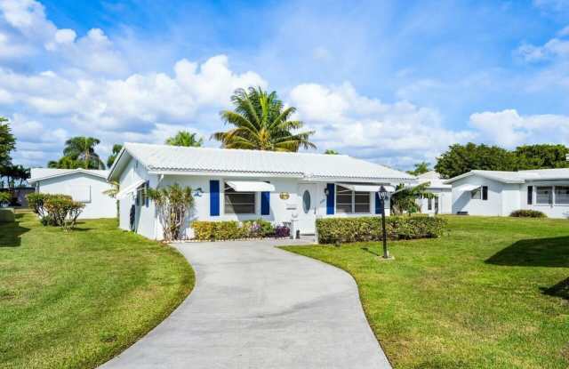 2089 SW Lake Circle Drive Gallery 2