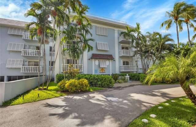 1150 Madruga Ave - 1150 Madruga Avenue, Coral Gables, FL 33146