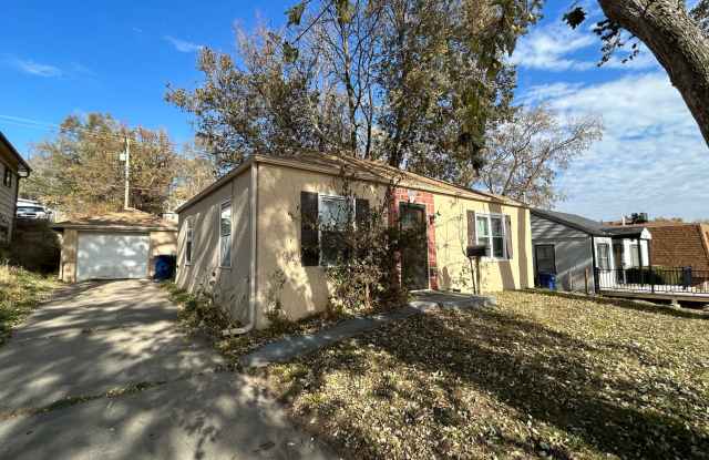 2 bedroom house - 710 West Mission Avenue, Bellevue, NE 68005