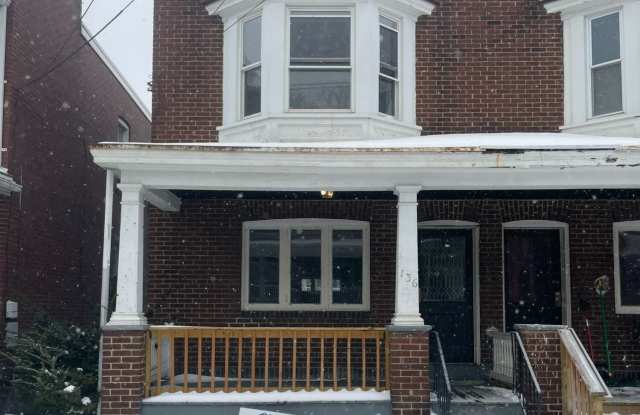 136 S Spring Ave photos photos