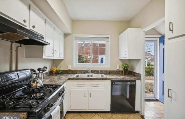 3139 MARTHA CUSTIS Drive Gallery 3