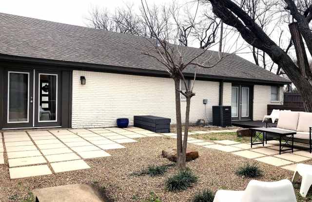 10807 Marsh Lane Gallery 3