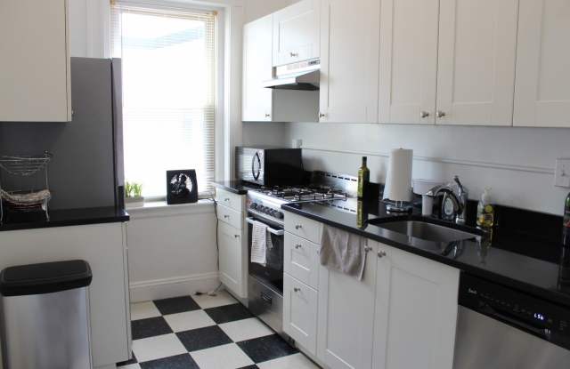 Large 2 bed located near the Green Line in Allston. photos photos