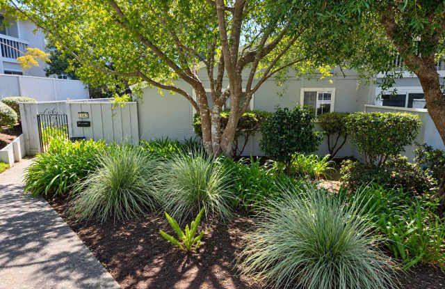 Charming 2BR/1.5BA Condo in Spindrift – Aptos, Near Rio Del Mar Beach Gallery 1