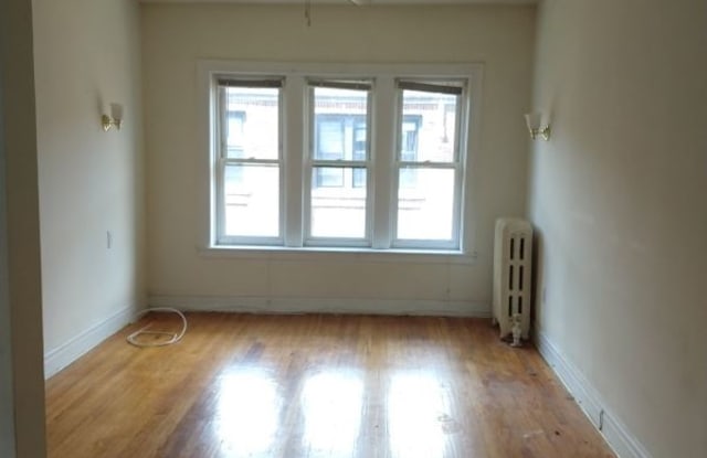 1366 W Estes Ave - 1366 West Estes Avenue, Chicago, IL 60626