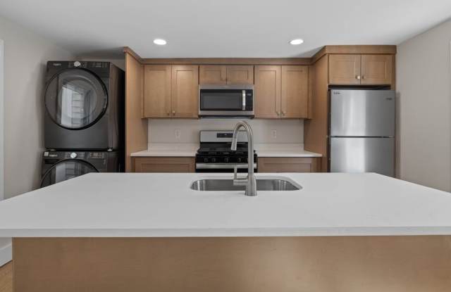 40 Cedar St - 40 Cedar Street, Wellesley, MA 02481