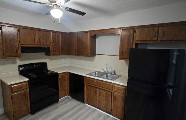 108 Colonial Avenue - 108 Colonial Avenue, Bloomfield, KY 40008