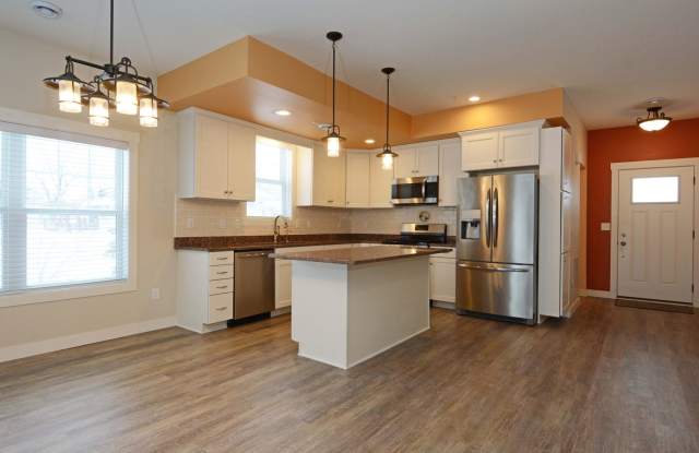 Beautiful 3 BD / 2.25 BA townhome in Rosemount! photos photos