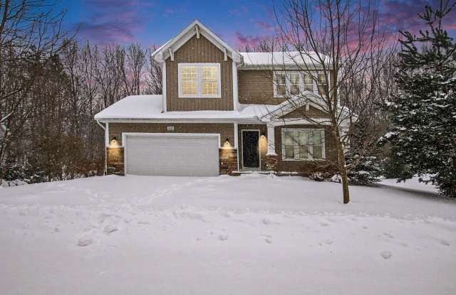 Outstanding Neighborhood in Saugatuck for Long Term Lease! Gallery 3
