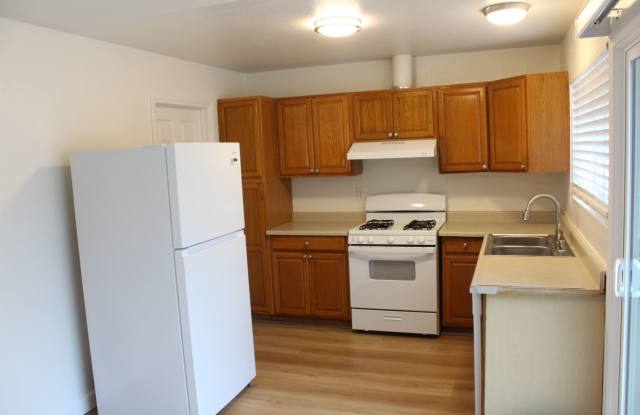 3Bed/2Bath One story Home in Vista - Rebecca Ave. Gallery 3