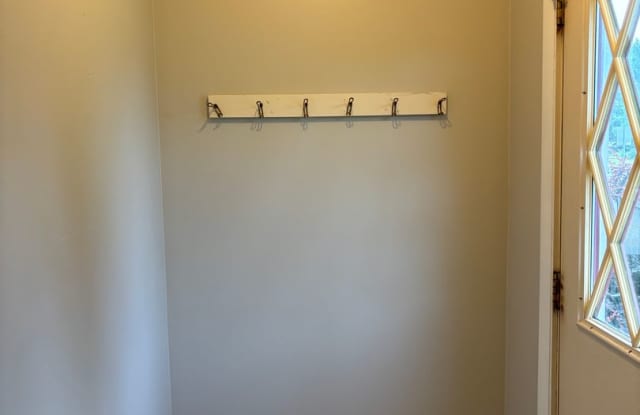 Spacious Home in Gaylord Gallery 3