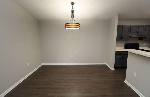 8112 Glenwillow Ln Unit 205 Gallery 4